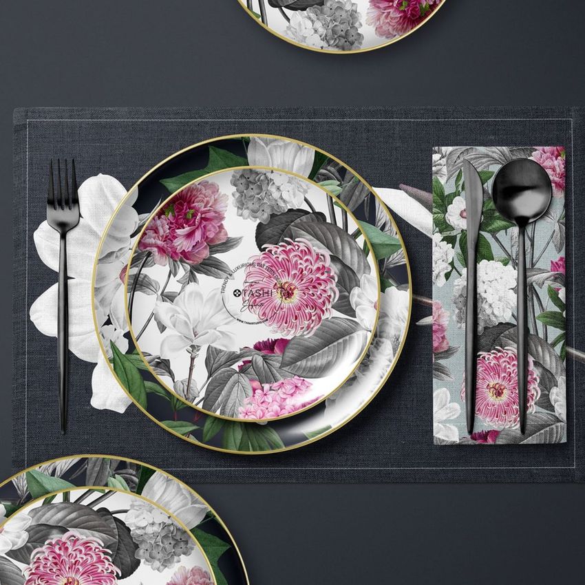 Bold Floral by Tashi Studio - Files in Use example
