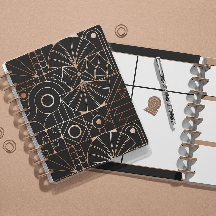 Black and Gold Modern by Hanna Symo - Files in Use example